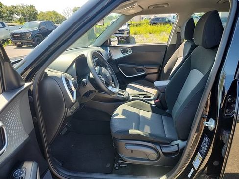 Used 2023 Kia Soul LX FWD image 16