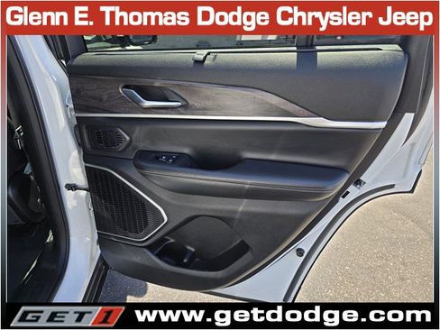 Used 2022 Jeep Grand Cherokee Limited 4xe w/ Luxury Tech Group II AWD/4WD image 33