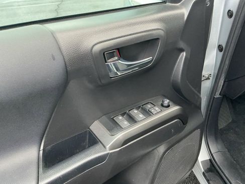 Used 2023 Toyota Tacoma TRD Sport image 10