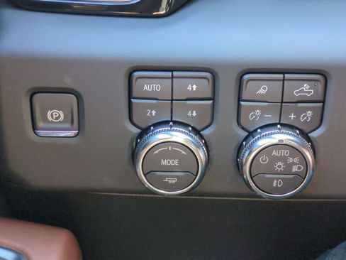 Used 2025 GMC Sierra 1500 Denali Ultimate image 21