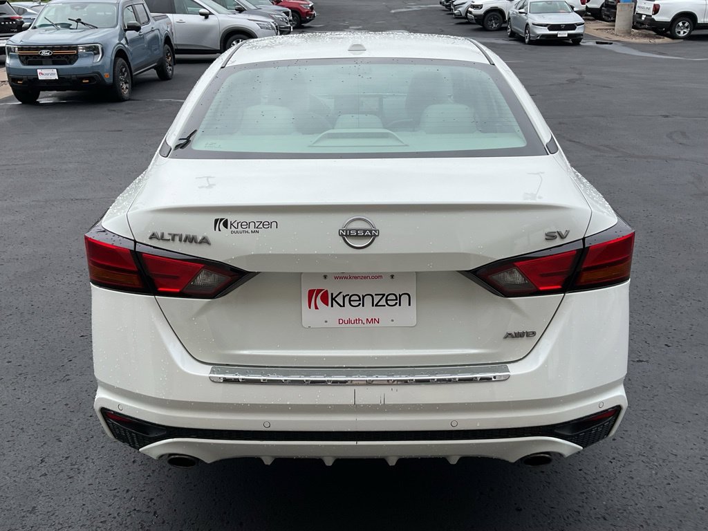 Used 2023 Nissan Altima 2.5 SV w/ SV Premium Package AWD/4WD image 6