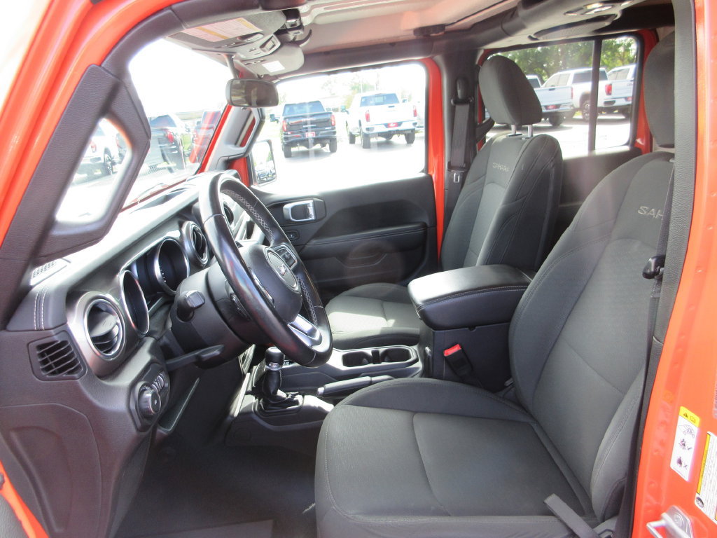 Used 2019 Jeep Wrangler Unlimited Sahara AWD/4WD image 16