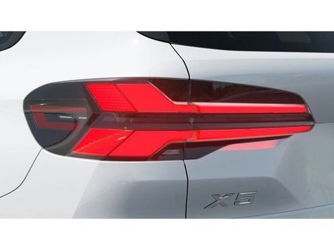 New 2026 BMW X5 xDrive40i w/ Executive Package image 8