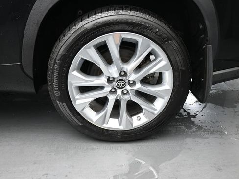 Used 2021 Toyota Highlander Limited image 11