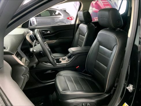 Used 2022 GMC Acadia Denali w/ Denali Ultimate Package image 9