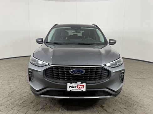 Used 2025 Ford Escape Platinum image 2