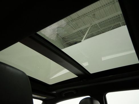 Used 2023 Chrysler 300 S image 4