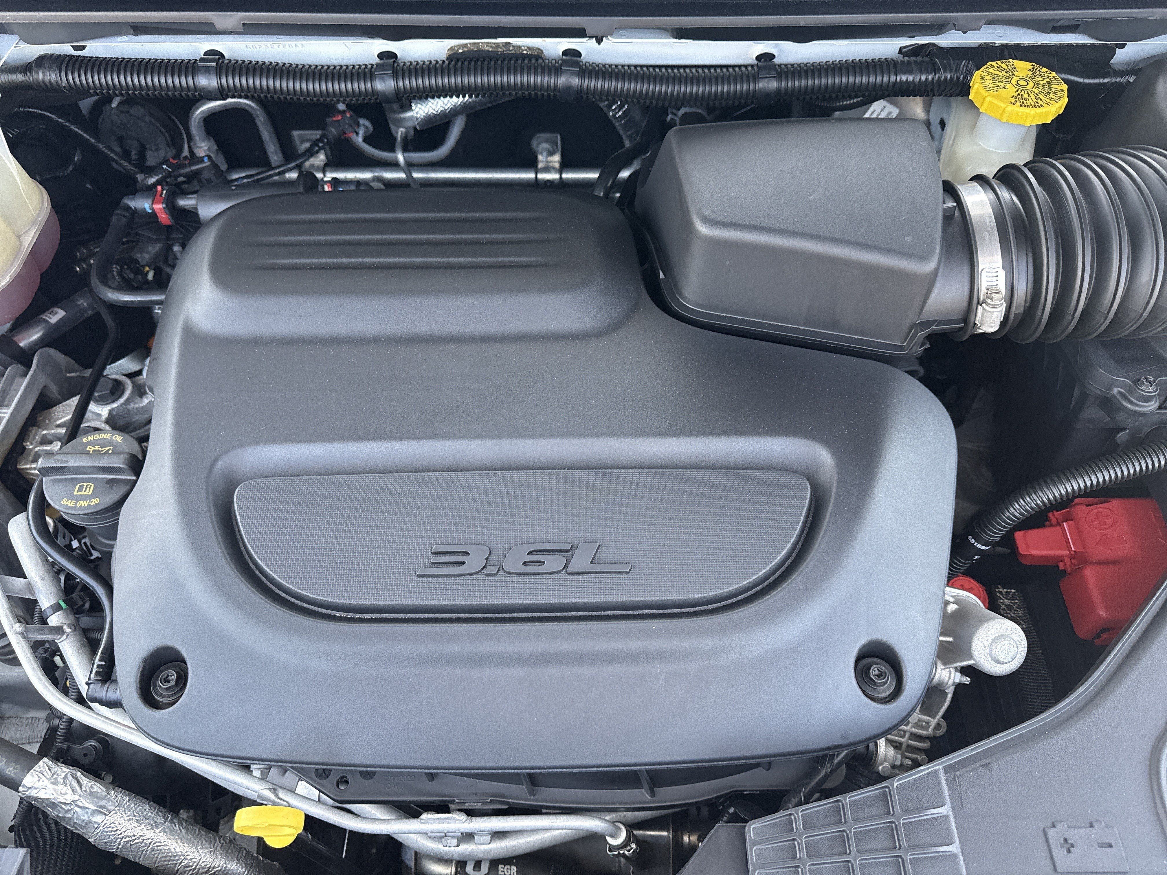 Used 2023 Chrysler Pacifica Touring-L w/ S Appearance Package FWD image 32