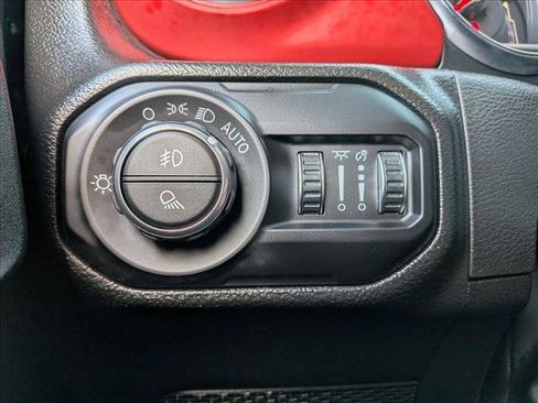 Used 2022 Jeep Gladiator Rubicon w/ LED Lighting Group AWD/4WD image 16