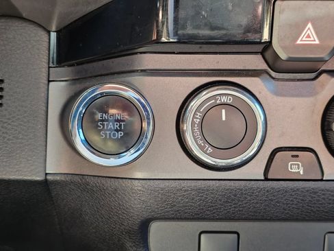 Used 2016 Toyota Tacoma TRD Sport w/ Towing Package AWD/4WD image 32