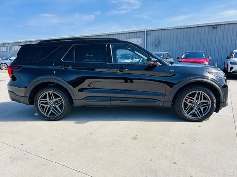 Used 2025 Ford Explorer ST-Line w/ Premium Package image 47