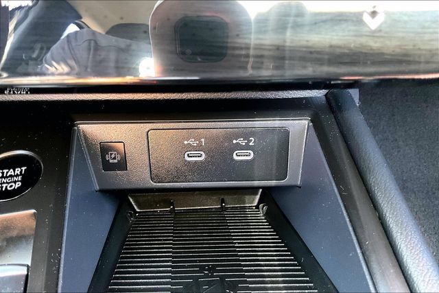 Certified 2025 Nissan Kicks SR FWD image 15
