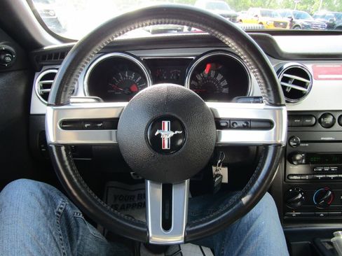 Used 2006 Ford Mustang GT RWD image 18