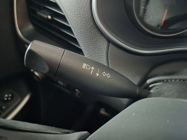 Used 2022 Jeep Cherokee Latitude Lux AWD/4WD image 21