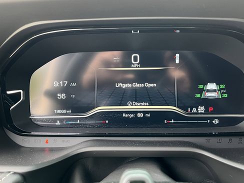 Used 2024 GMC Yukon Denali Ultimate image 21