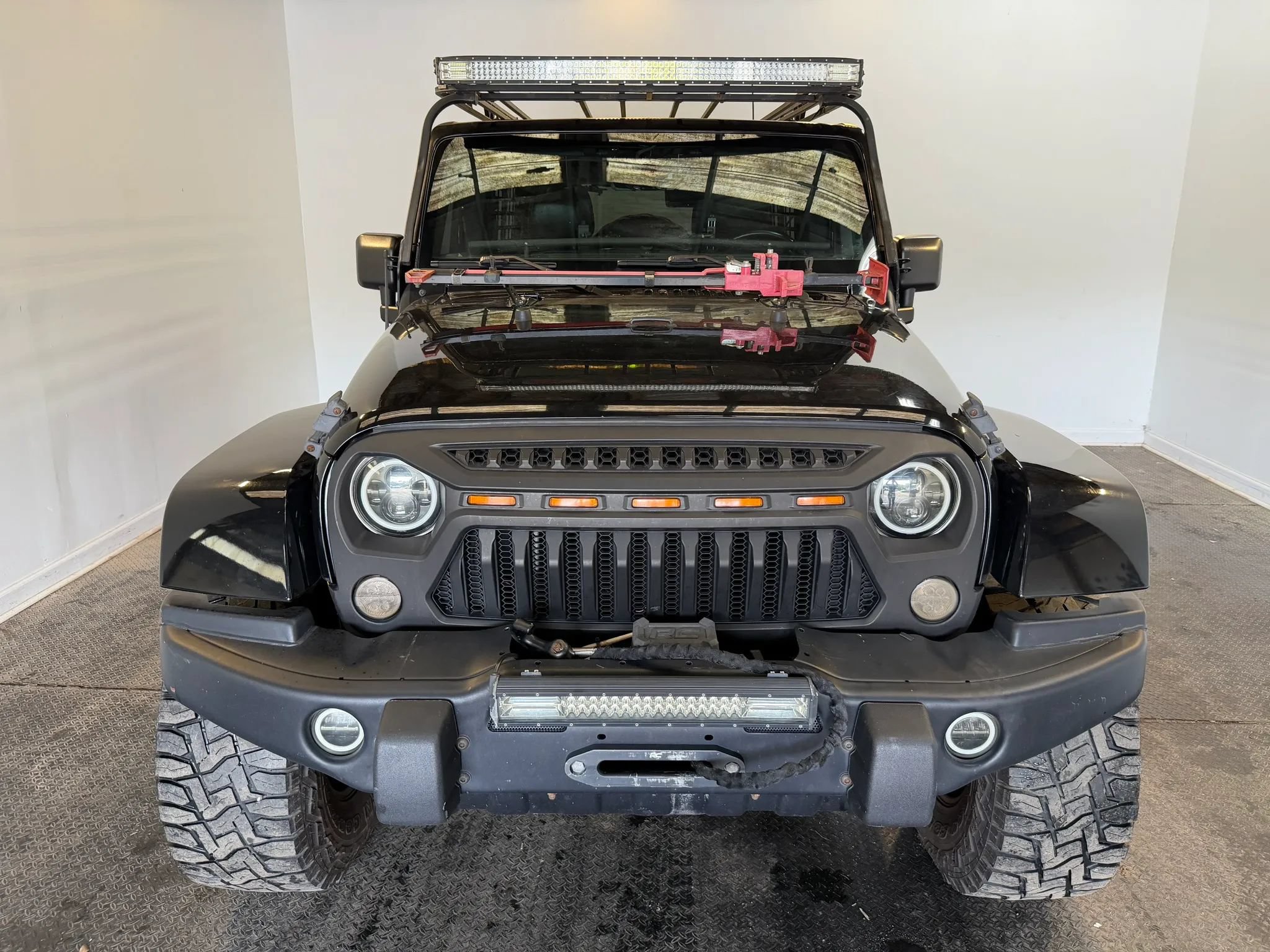 Used 2017 Jeep Wrangler Unlimited Sahara AWD/4WD image 3