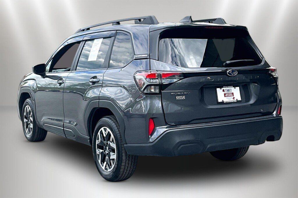 Used 2026 Subaru Forester Premium AWD/4WD image 4