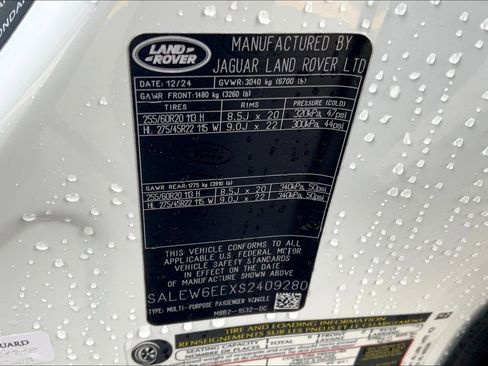 New 2025 Land Rover Defender 90 V8 image 18