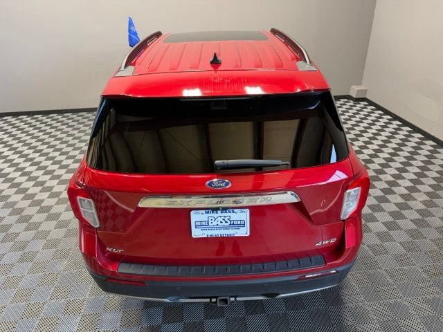 Used 2023 Ford Explorer XLT w/ Equipment Group 202A AWD/4WD image 12