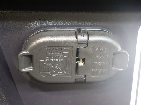 Used 2024 Toyota Tacoma Limited w/ Limited Package (LT) image 25