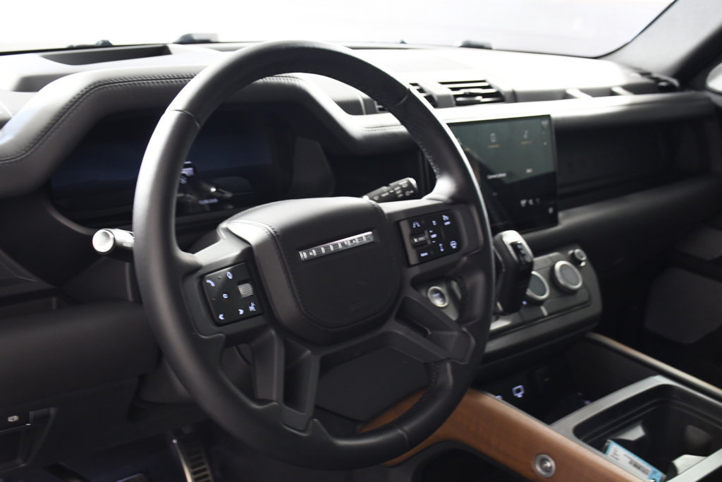 Used 2024 Land Rover Defender 130 X AWD/4WD image 13