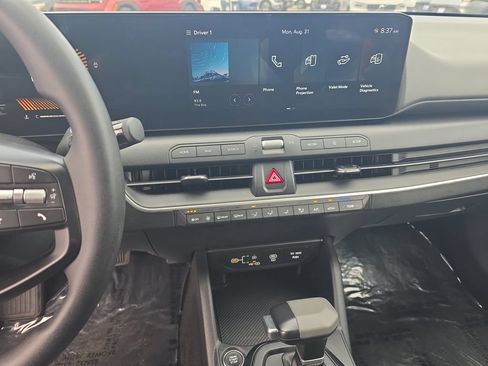 Used 2025 Kia K4 FWD image 16