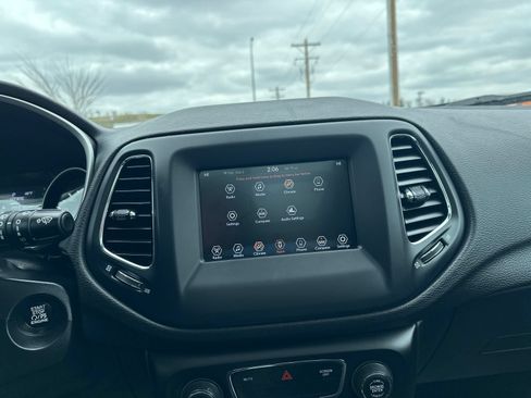 Used 2021 Jeep Compass Latitude w/ Sun and Sound Group AWD/4WD image 49