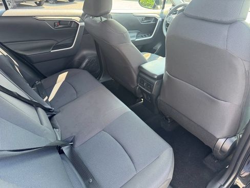 Used 2025 Toyota RAV4 LE AWD/4WD image 22
