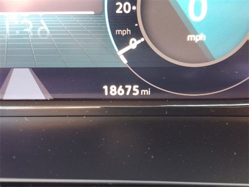 Used 2024 Volkswagen Atlas Cross Sport SEL R-Line image 25