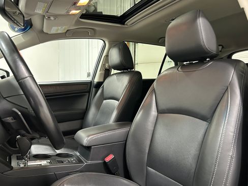 Used 2016 Subaru Outback 3.6R Limited AWD/4WD image 25