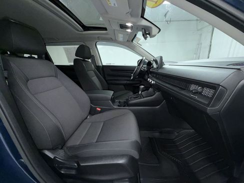 Used 2023 Honda CR-V EX image 11