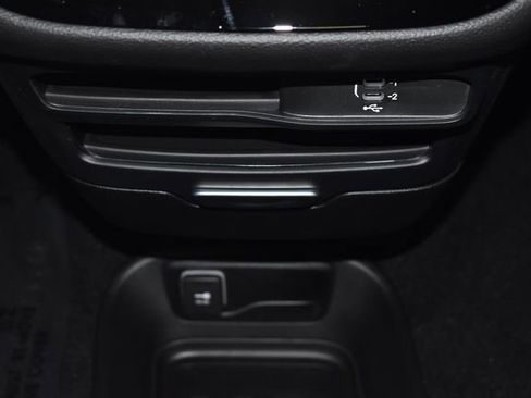 New 2026 Chrysler Pacifica Select w/ S Appearance Package image 18