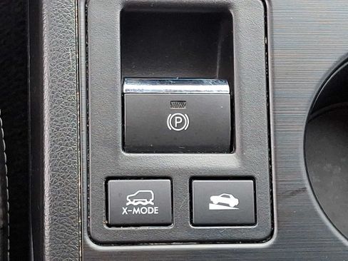 Used 2018 Subaru Outback 3.6R Limited AWD/4WD image 25
