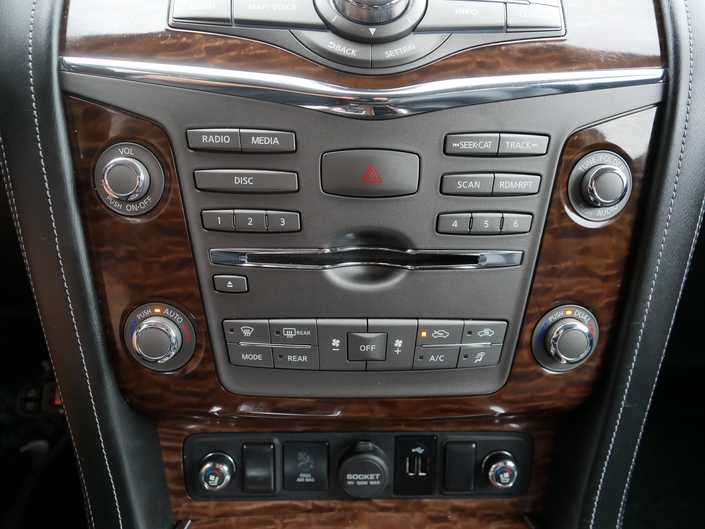 Certified 2019 Nissan Armada Platinum w/ Captain's Chairs Package AWD/4WD image 23