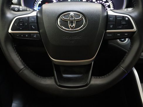 Certified 2025 Toyota Highlander XLE AWD/4WD image 25