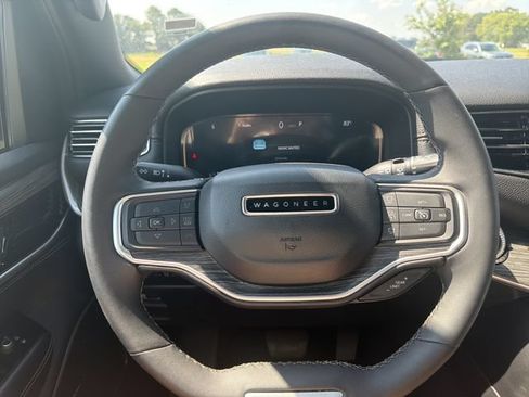 Used 2024 Jeep Wagoneer Series II w/ Flexible Seating Group AWD/4WD image 27