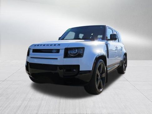 Used 2025 Land Rover Defender 110 X-Dynamic SE image 7