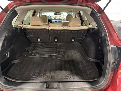 Used 2017 Subaru Outback 2.5i Premium image 12