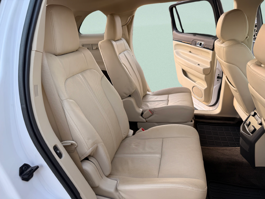 Used 2018 Lincoln MKT AWD image 38