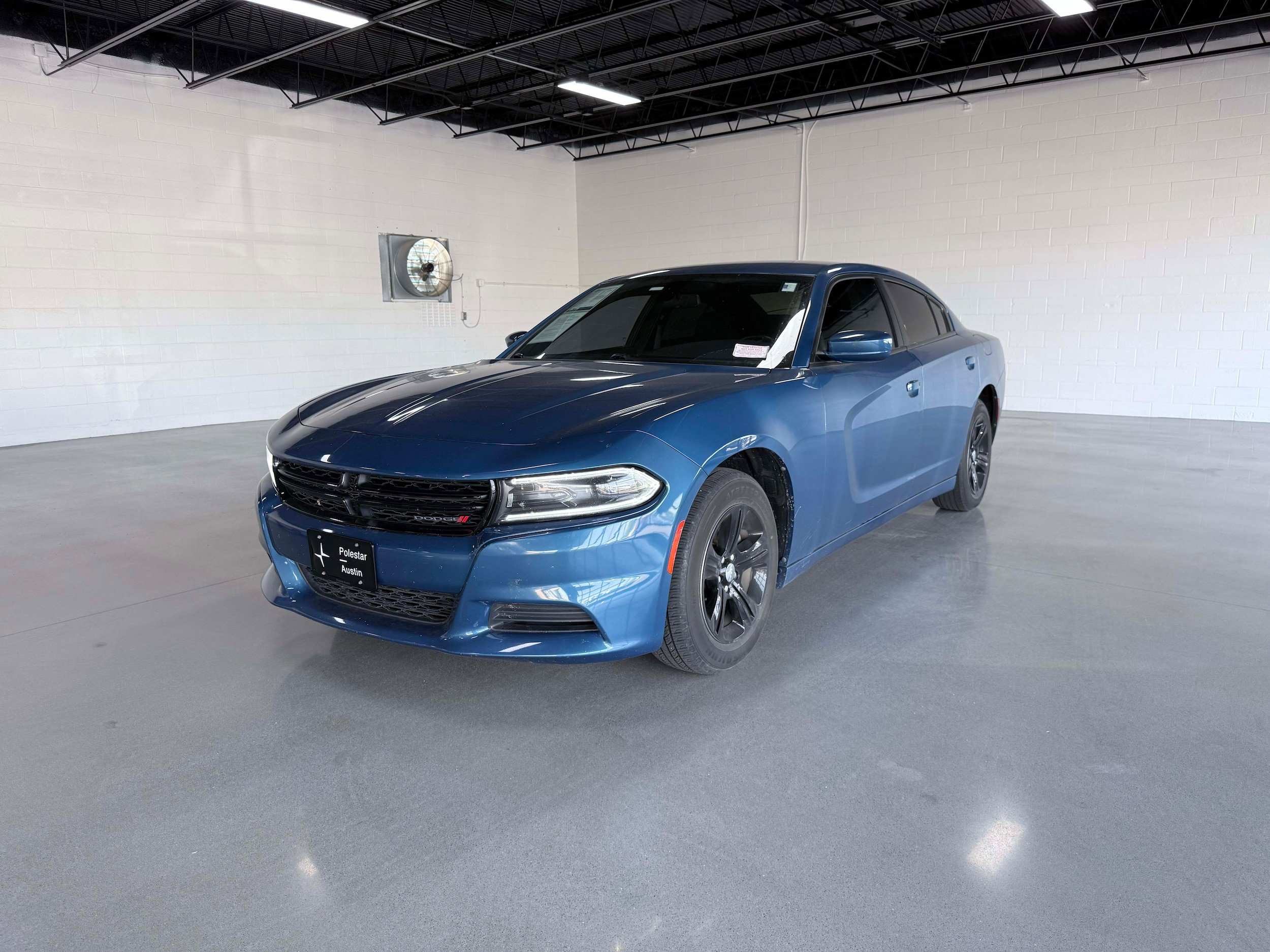 Used 2022 Dodge Charger SXT RWD image 2