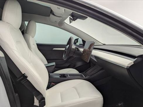 Used 2022 Tesla Model 3 image 19