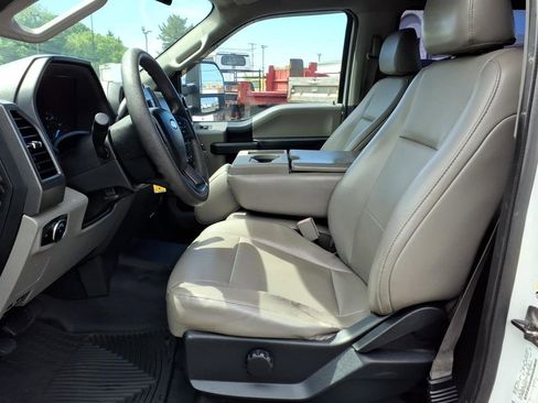 Used 2018 Ford F250 XL w/ Power Equipment Group AWD/4WD image 14