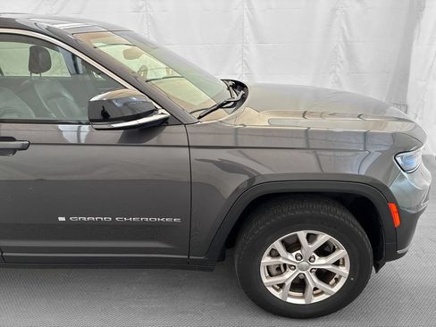 Used 2022 Jeep Grand Cherokee L Limited AWD/4WD image 7