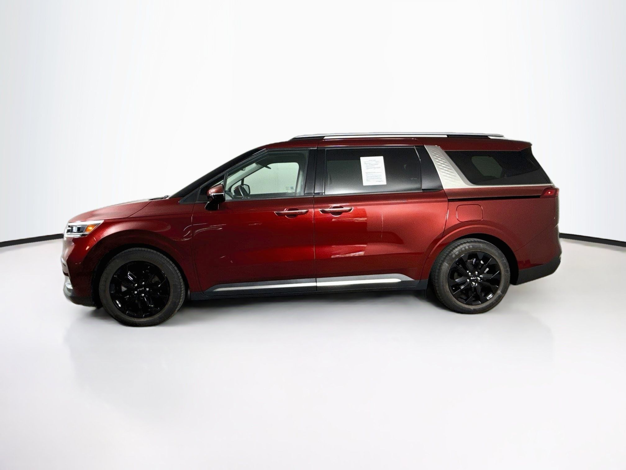 Used 2023 Kia Carnival SX FWD image 7
