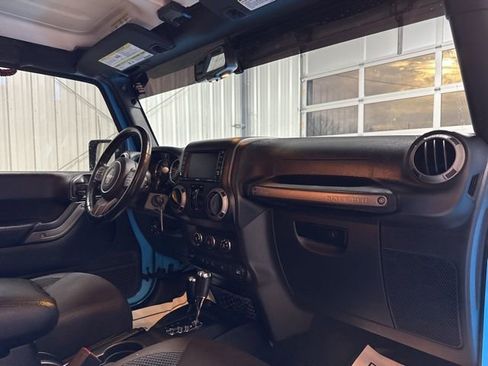 Used 2017 Jeep Wrangler Unlimited Sport image 23