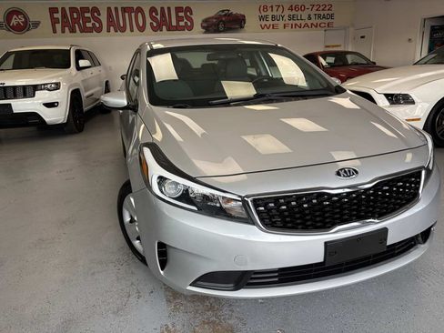 Used 2018 Kia Forte LX FWD image 2