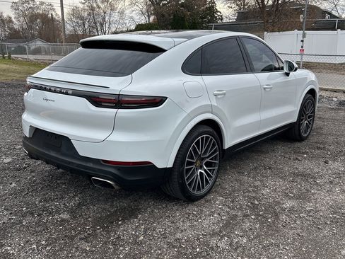 Used 2021 Porsche Cayenne Coupe image 6