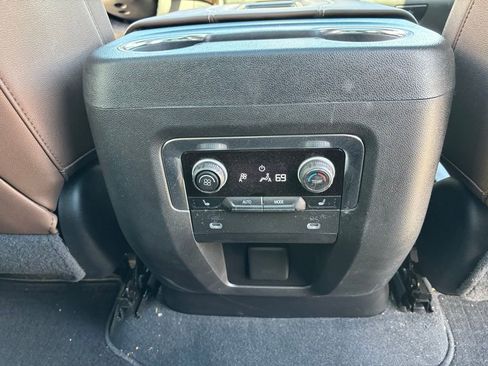 Used 2023 Chevrolet Tahoe High Country AWD/4WD image 36