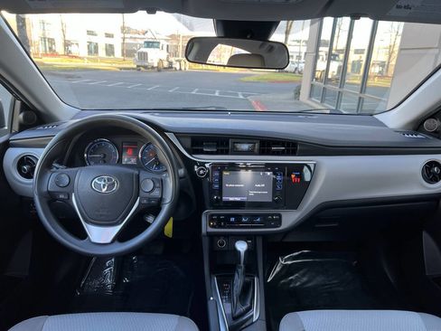 Used 2019 Toyota Corolla LE w/ LE Premium Package image 13