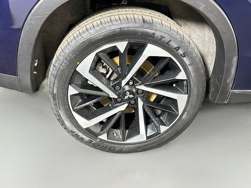 Used 2023 Mitsubishi Outlander SE AWD/4WD image 33